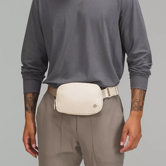 NWT Lululemon Everywhere Belt Bag White Opal - Picture 6 of 8